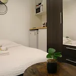 Studio Moderne Proche Commodites - Paris 18 - 2P